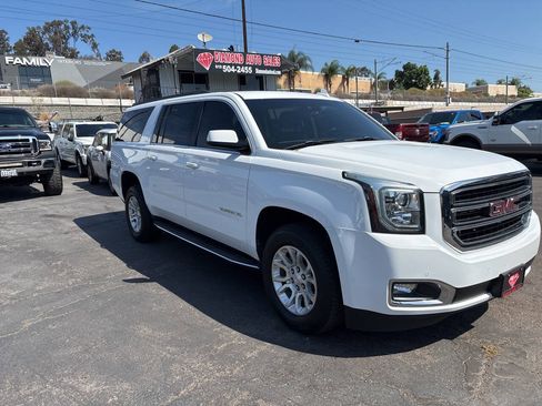 Used 2019 GMC Yukon XL SLT w/ HD Trailering Package RWD image 4