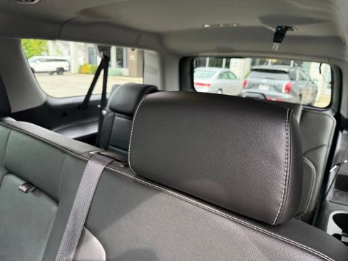 Used 2020 Chevrolet Suburban LT AWD/4WD image 18