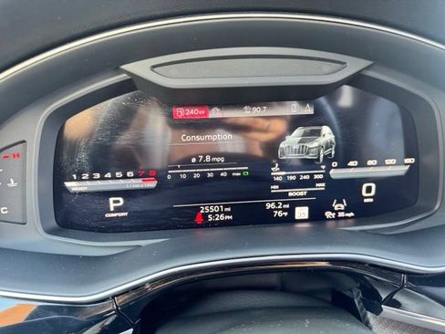 Certified 2025 Audi SQ7 Prestige AWD/4WD image 39
