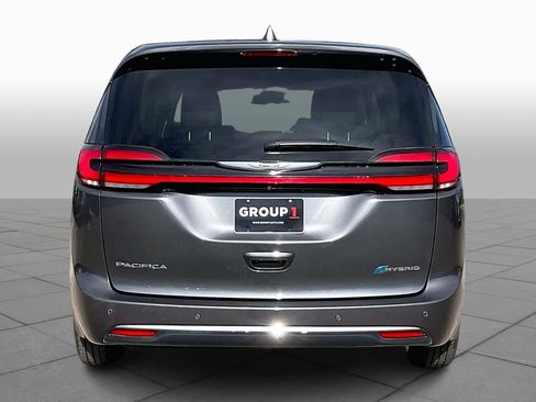 Used 2022 Chrysler Pacifica Limited image 4
