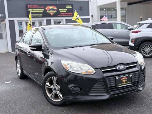 Used 2014 Ford Focus SE w/ SE Winter Package image 1