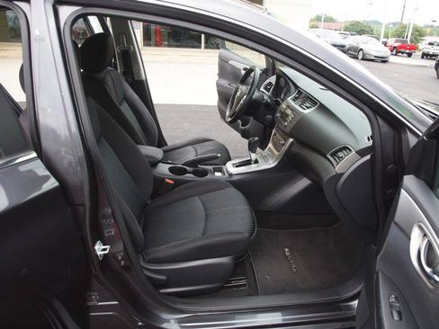 Used 2014 Nissan Sentra SR w/ SR Driver Package FWD image 6