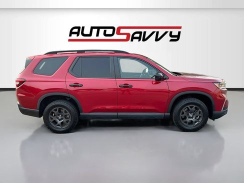 Used 2023 Honda Pilot TrailSport image 8