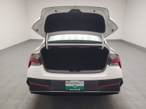 Used 2025 Hyundai Elantra SEL FWD image 29
