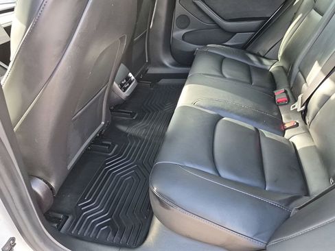 Used 2021 Tesla Model 3 Standard Range Plus image 20