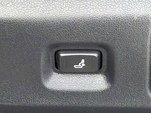 Certified 2024 Toyota Tacoma SR5 image 28