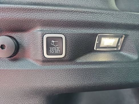 Used 2022 Jeep Grand Cherokee L Limited w/ Luxury Tech Group II AWD/4WD image 15