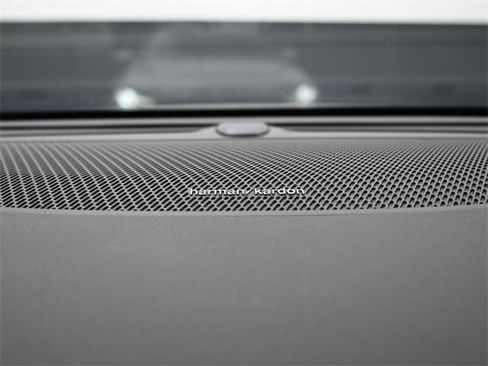 Used 2024 Volvo V60 B5 Cross Country Plus image 30