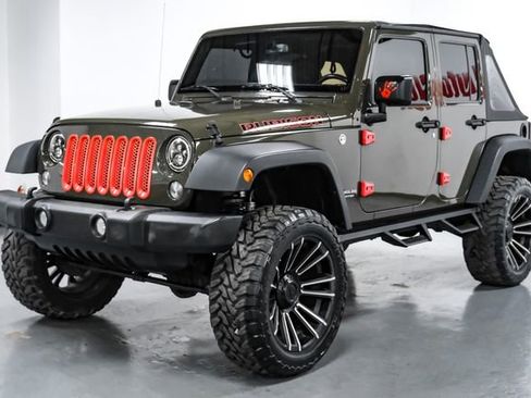 Used 2016 Jeep Wrangler Unlimited Rubicon w/ Connectivity Group image 6