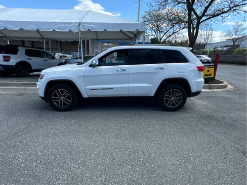 Used 2017 Jeep Grand Cherokee Limited image 2