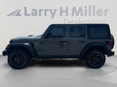 Used 2021 Jeep Wrangler Unlimited Sport AWD/4WD image 2