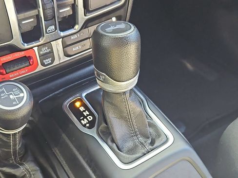 Used 2024 Jeep Wrangler Unlimited Rubicon 4xe w/ Technology Group AWD/4WD image 27