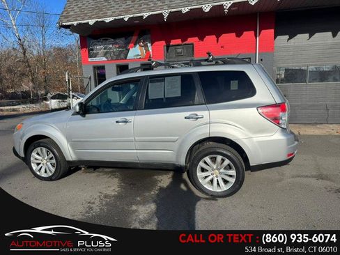 Used 2011 Subaru Forester 2.5X Premium w/ All-Weather Pkg image 6