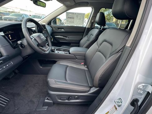 New 2026 Nissan Pathfinder SL AWD/4WD image 19