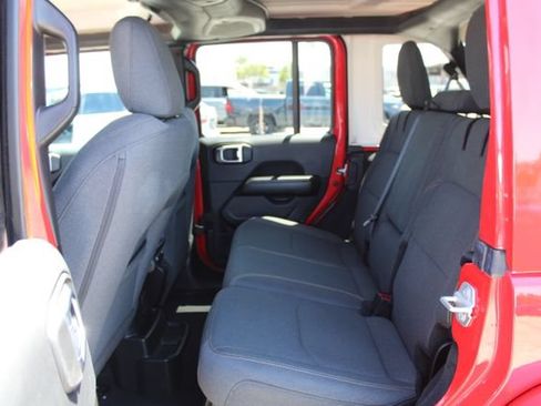 Used 2024 Jeep Wrangler Unlimited Sahara AWD/4WD image 41