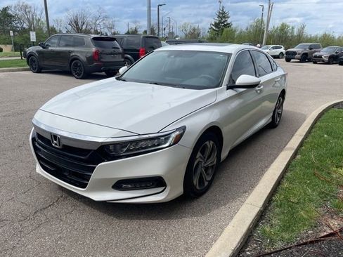 Used 2018 Honda Accord EX image 2