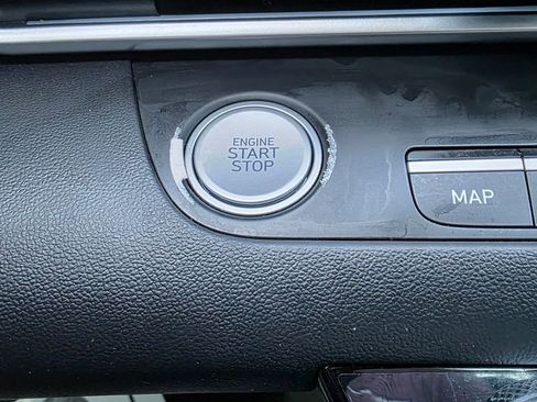 Used 2023 Hyundai Elantra Limited image 37