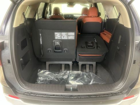 New 2026 Kia Carnival EX image 24