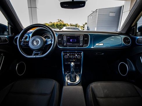 Used 2019 Volkswagen Beetle 2.0T SE image 24
