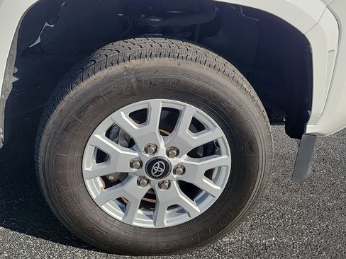 Certified 2024 Toyota Tacoma SR5 image 10