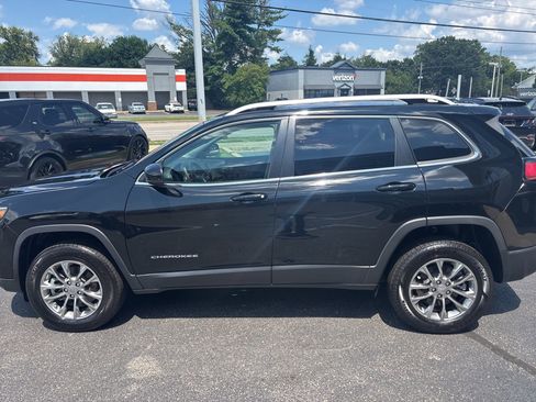 Used 2021 Jeep Cherokee Latitude Lux w/ Comfort/Convenience Group image 8