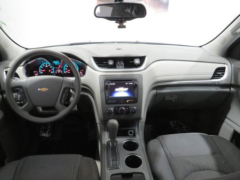 Used 2014 Chevrolet Traverse LS image 9