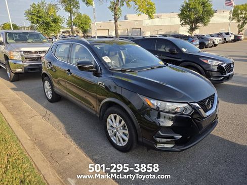 Used 2022 Nissan Rogue Sport SV FWD image 2