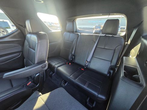 Used 2023 Chevrolet Traverse RS AWD/4WD image 16