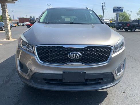 Used 2016 Kia Sorento AWD image 8