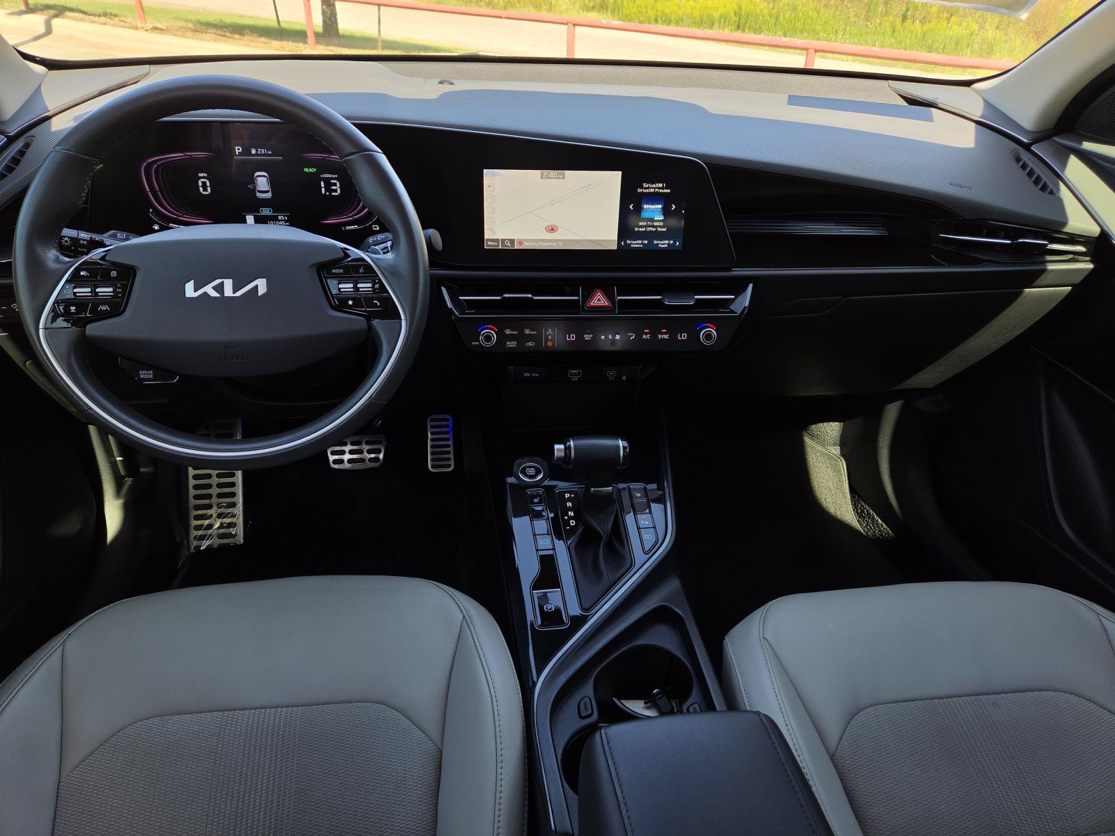 Used 2023 Kia Niro EX Touring FWD image 11