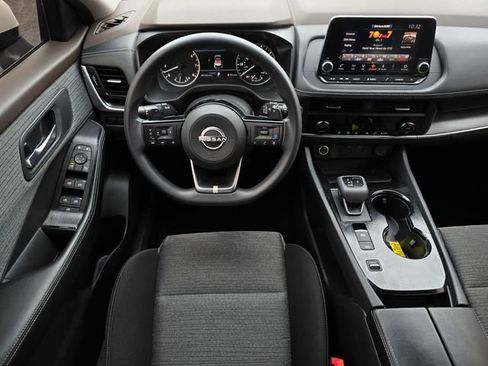 Used 2023 Nissan Rogue SV FWD image 11