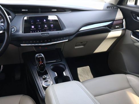 Used 2020 Cadillac XT4 Luxury FWD image 16