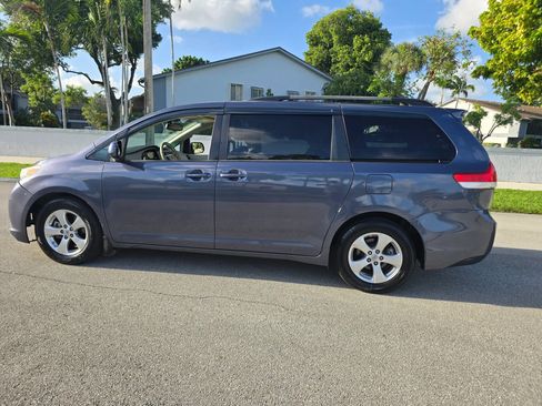 Used 2014 Toyota Sienna LE FWD image 8