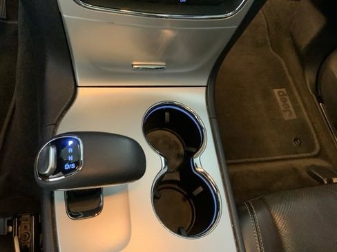 Used 2015 Jeep Grand Cherokee Overland image 19
