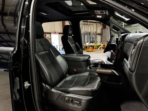 Used 2020 Chevrolet Silverado 2500 High Country w/ Technology Package image 25