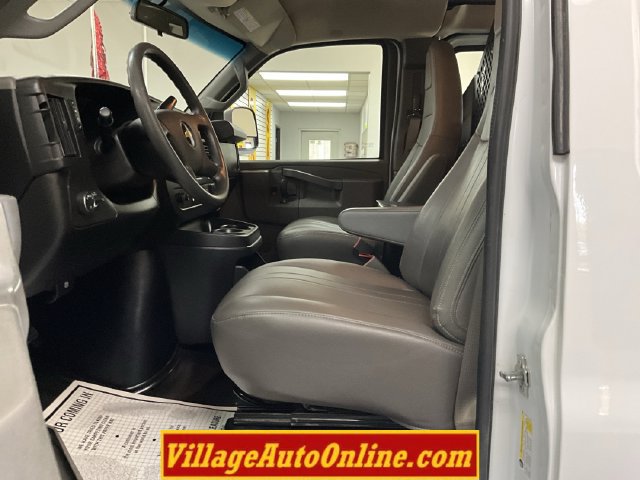 Used 2019 Chevrolet Express 2500 RWD image 12
