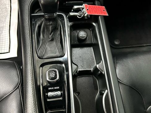 Used 2018 Volvo S90 T5 Momentum w/ Convenience Package image 6