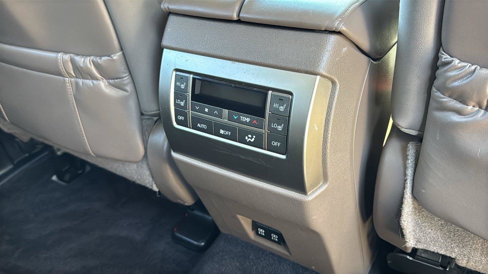 Used 2021 Lexus GX 460 Premium w/ Premium Package AWD/4WD image 17