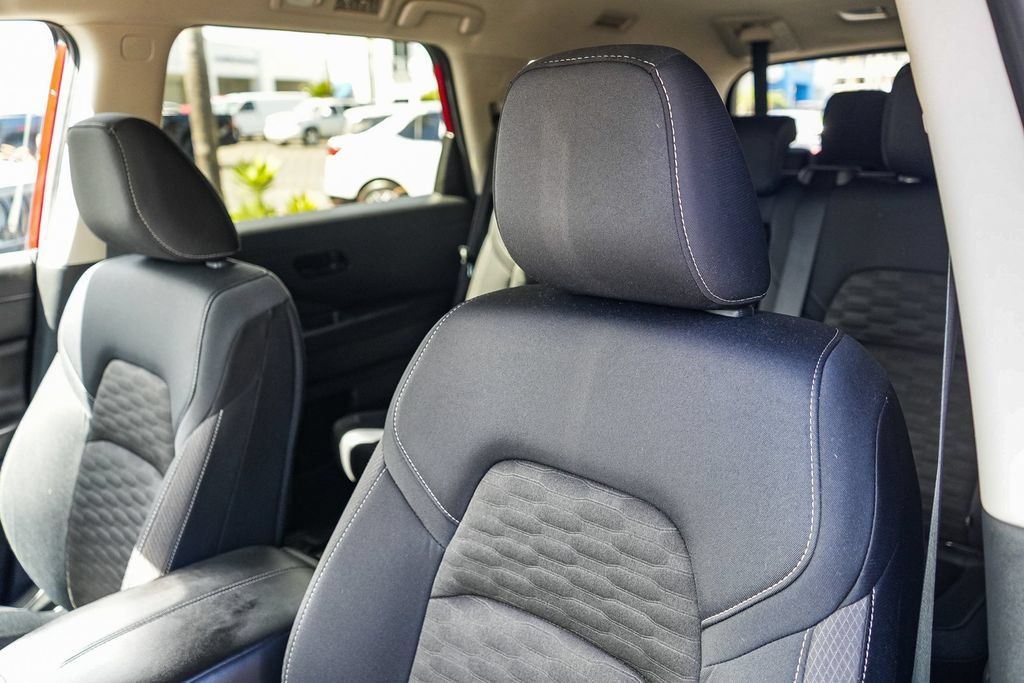 Used 2024 Nissan Pathfinder SV FWD image 23
