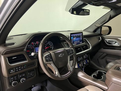 Used 2021 Chevrolet Tahoe Z71 w/ Z71 Signature Package image 4