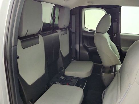 Used 2018 Toyota Tacoma SR5 RWD image 22