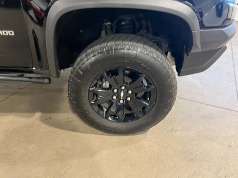 Used 2019 Chevrolet Colorado ZR2 w/ ZR2 Midnight Special Edition AWD/4WD image 42