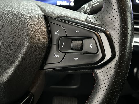 Used 2025 Chevrolet Trax RS w/ Driver Confidence Package image 25