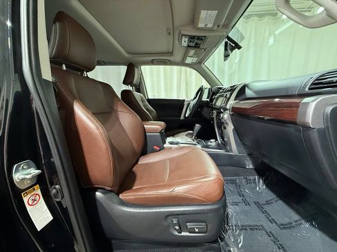 Certified 2019 Toyota 4Runner Limited AWD/4WD image 23