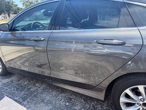 Used 2015 Chrysler 200 C FWD image 9