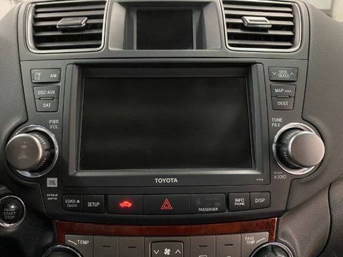 Used 2011 Toyota Highlander Limited AWD/4WD image 28