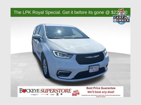 Used 2023 Chrysler Pacifica Touring-L FWD image 1