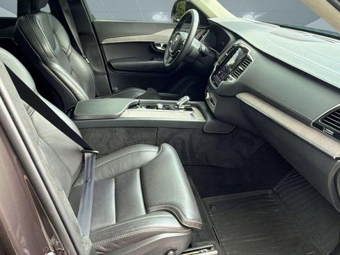 Certified 2023 Volvo XC90 T8 Ultimate AWD/4WD image 30
