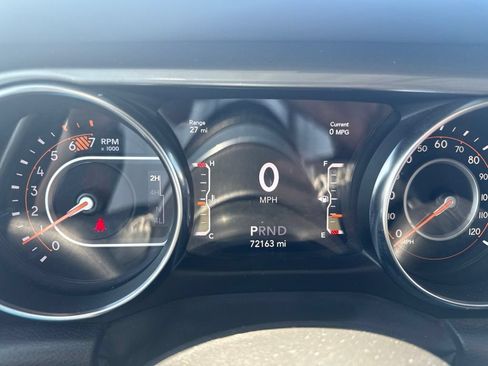 Used 2023 Jeep Wrangler Unlimited Sahara w/ Cold Weather Group AWD/4WD image 17