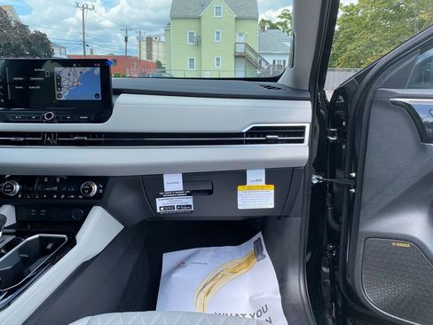 New 2025 Mitsubishi Outlander SEL image 28